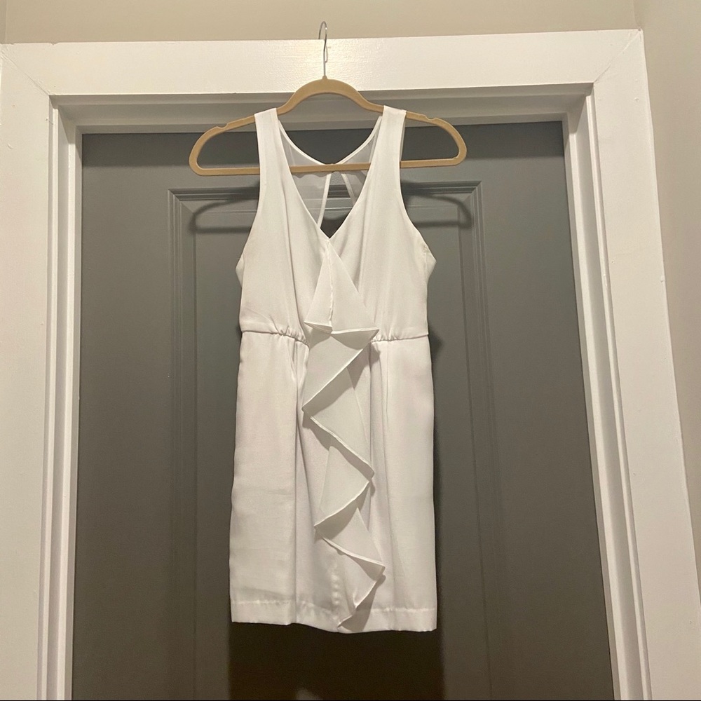 White BCBG dress with ruffle